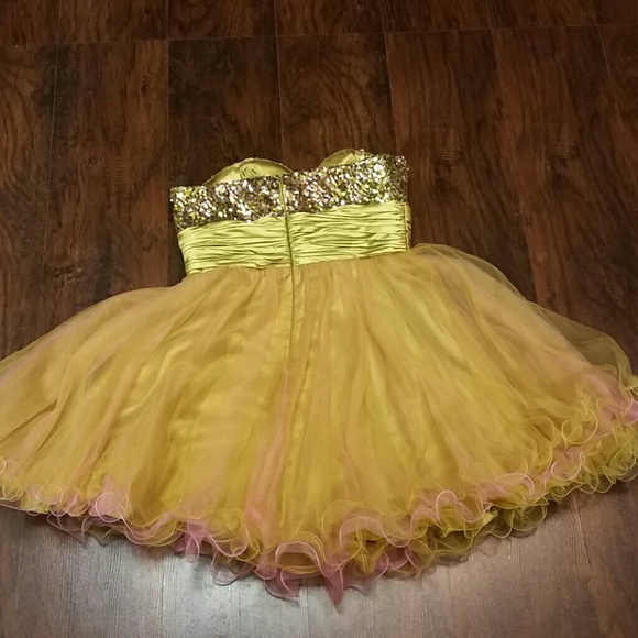 Unique Green and Pink Short Dress - Picture 4 of 4